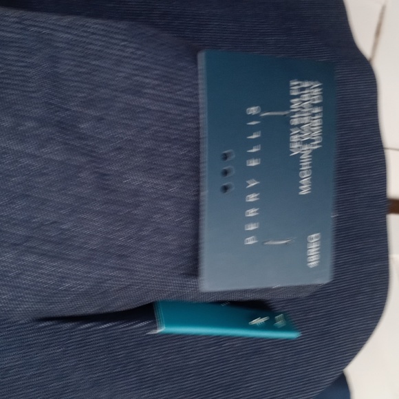 Perry Ellis Men's Slim Fit Machine Washable Wrinkle Resistant Suit Jacket - Picture 13 of 14